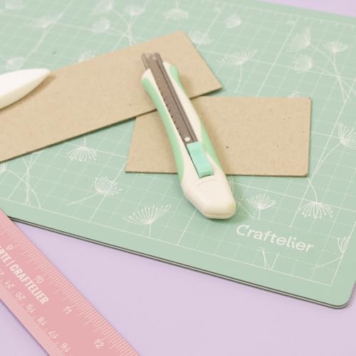 Craftelier - Self Healing Cutting Mat Portable A4 Cutting Board for Crafts and Sewing | Grid and Anti-slip Surface | Size 28 x 20 cm) 8 x 12