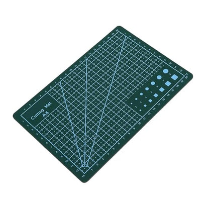 SUNGOOYUE Cutting Mat A5 PVC Self Healing Cutting Board 21 X 15cm Grid Surface Table Protection for Craft Sewing Drawing and Hobby Users Easy to Use for Home Office (Green) - color: Green